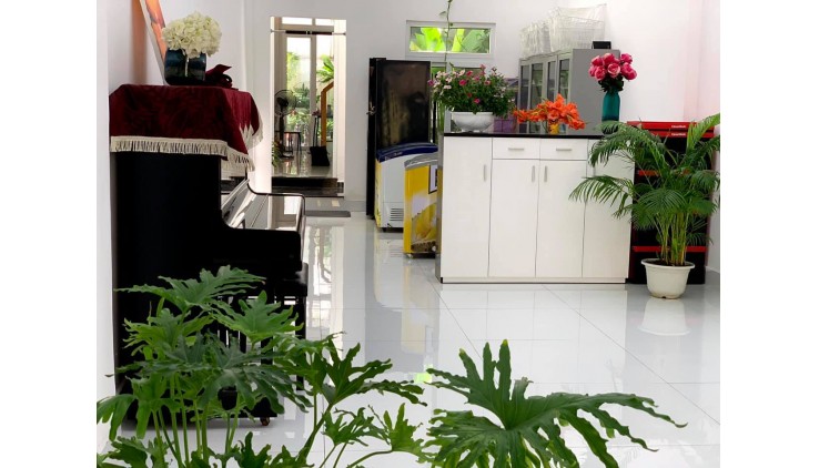 Giá Rẻ Hơn Thị Trường 8 Tỷ X, Nhà Đúc 4 Tầng, Hẻm 5m, Gọi Ngay